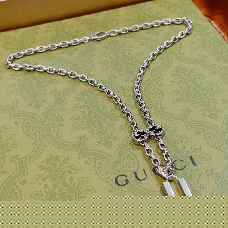 G*u*i necklaces
